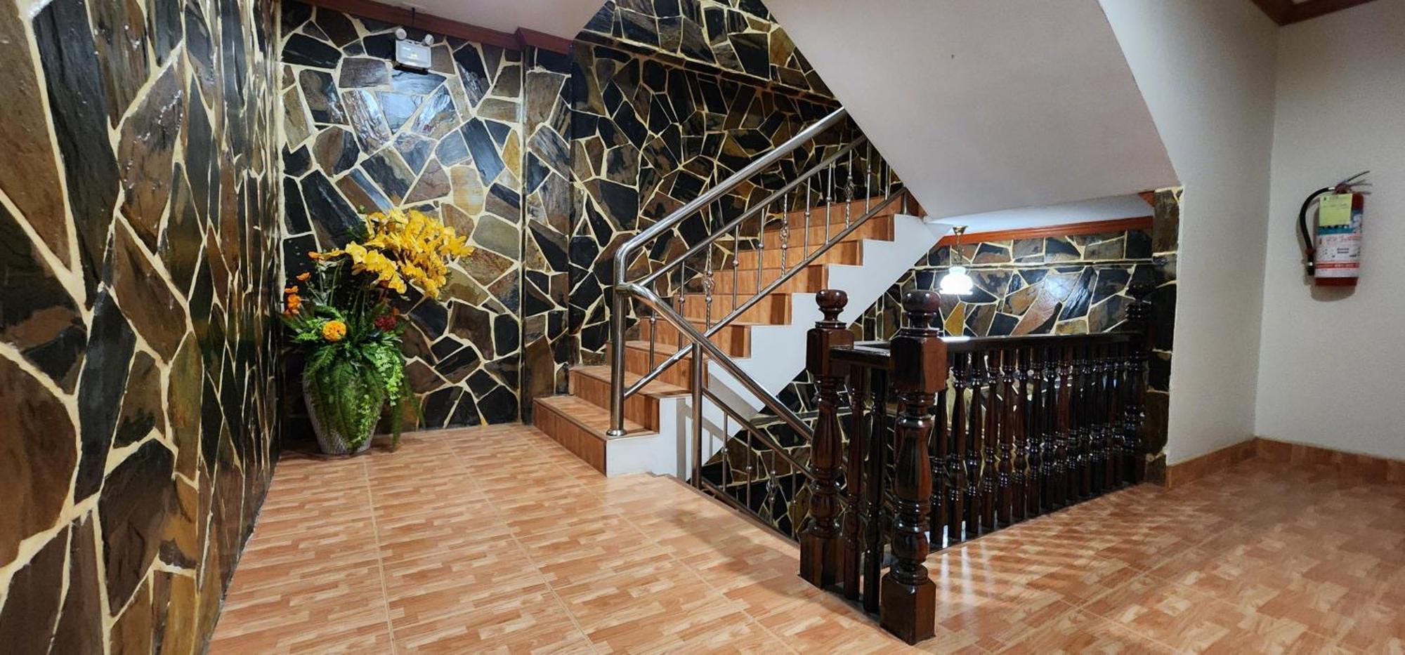 Arya Suites Patong Beach エクステリア 写真