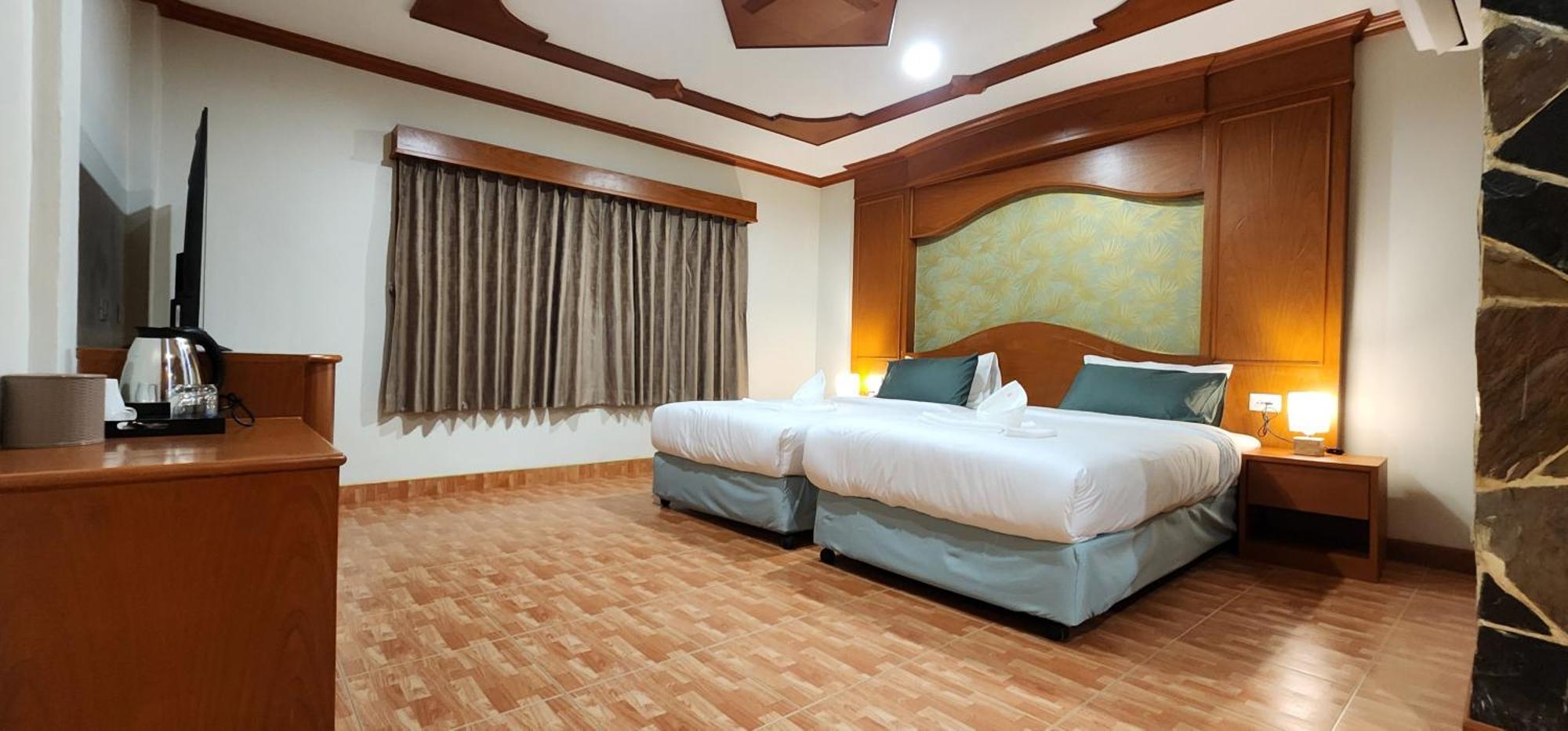 Arya Suites Patong Beach エクステリア 写真