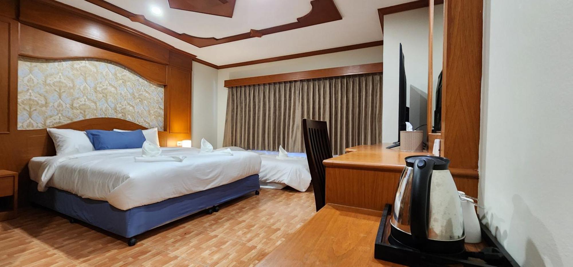 Arya Suites Patong Beach エクステリア 写真