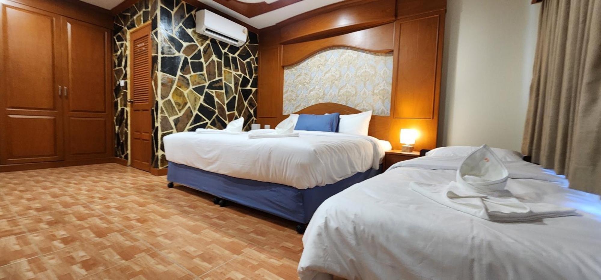 Arya Suites Patong Beach エクステリア 写真