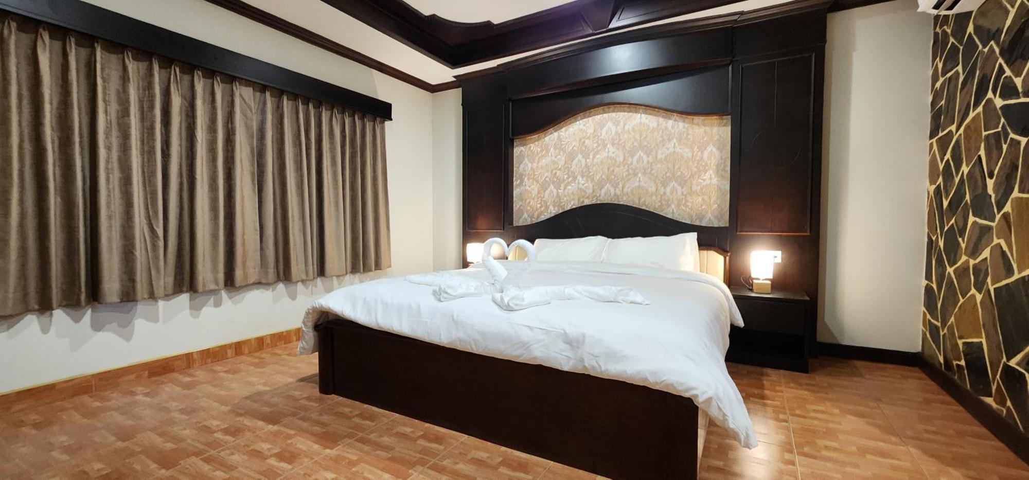 Arya Suites Patong Beach エクステリア 写真